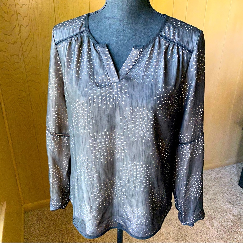41 hawthorn black blouse with cream underlay